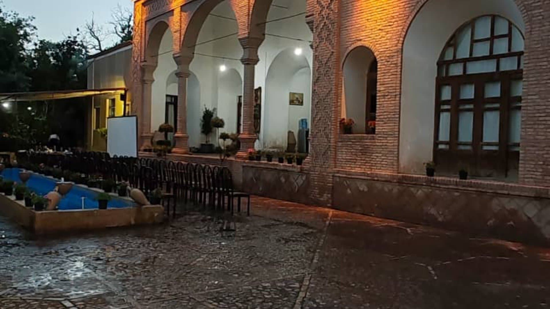 اقامتگاه بومگردی قند چین