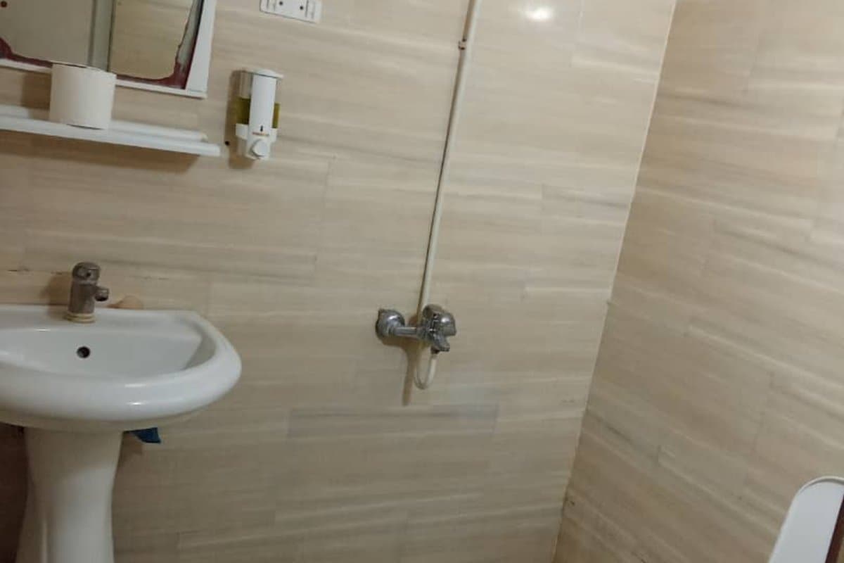 پنج تخته شب بو - اقامتگاه بوم گردي ترنج