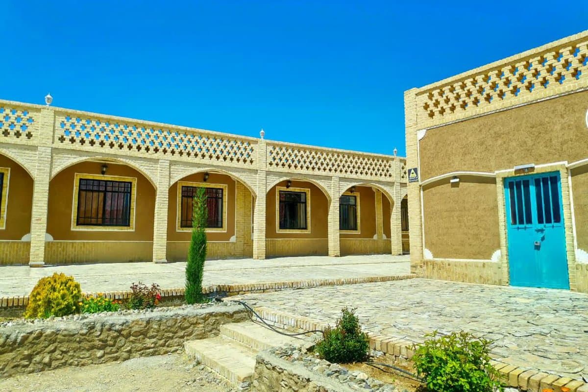 واحد اقامتی ظرفیت 2 نفر - اقامتگاه بومگردی سرمه