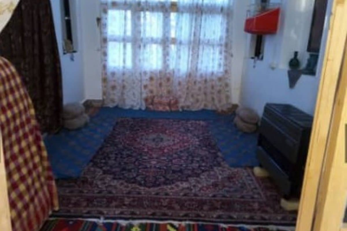 اتاق 1 - اقامتگاه بومگردی دونا