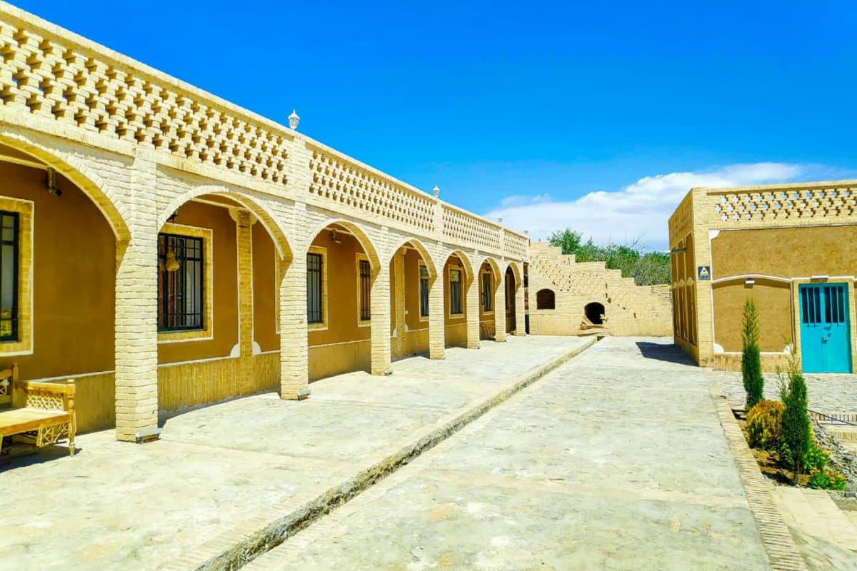 واحد اقامتی ظرفیت 4 نفر درجه 2 - اقامتگاه بومگردی سرمه