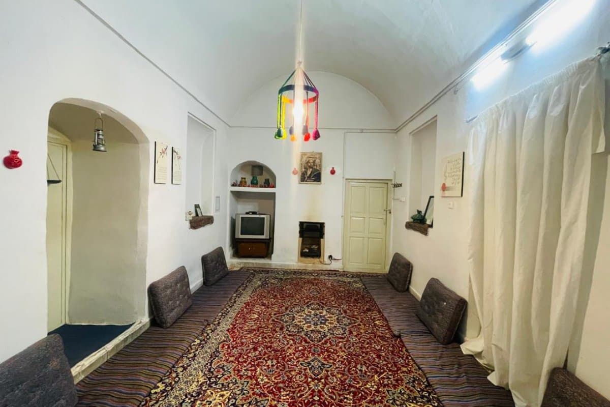 اتاق ناردون - اقامتگاه بومگردی منقل