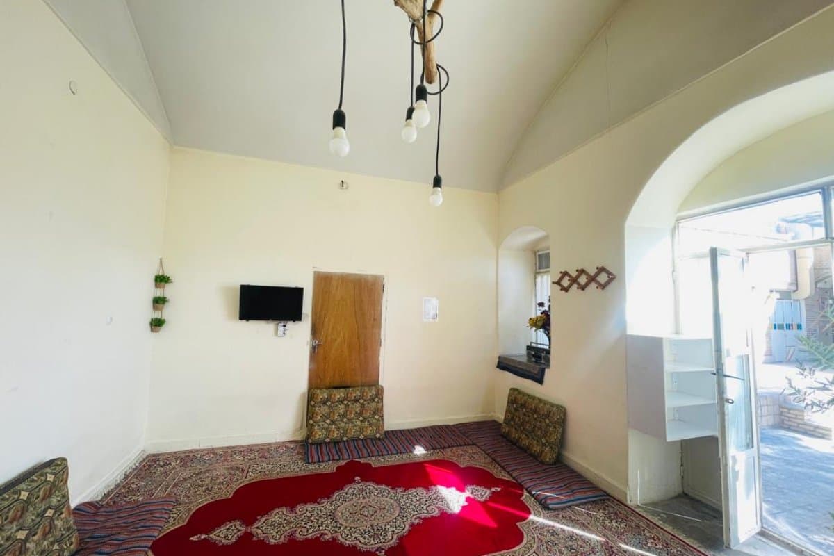 اتاق فیروزه - اقامتگاه بومگردی منقل