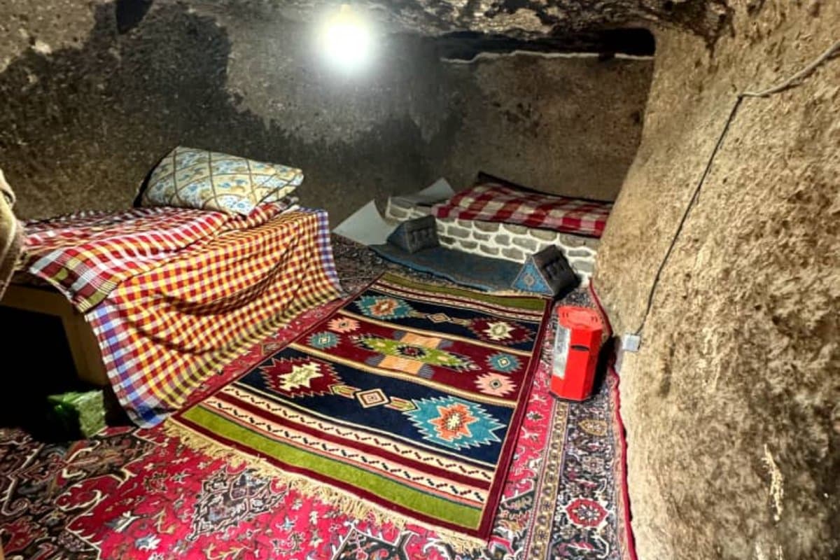 اتاق 3 - اقامتگاه بومگردی بن میمند