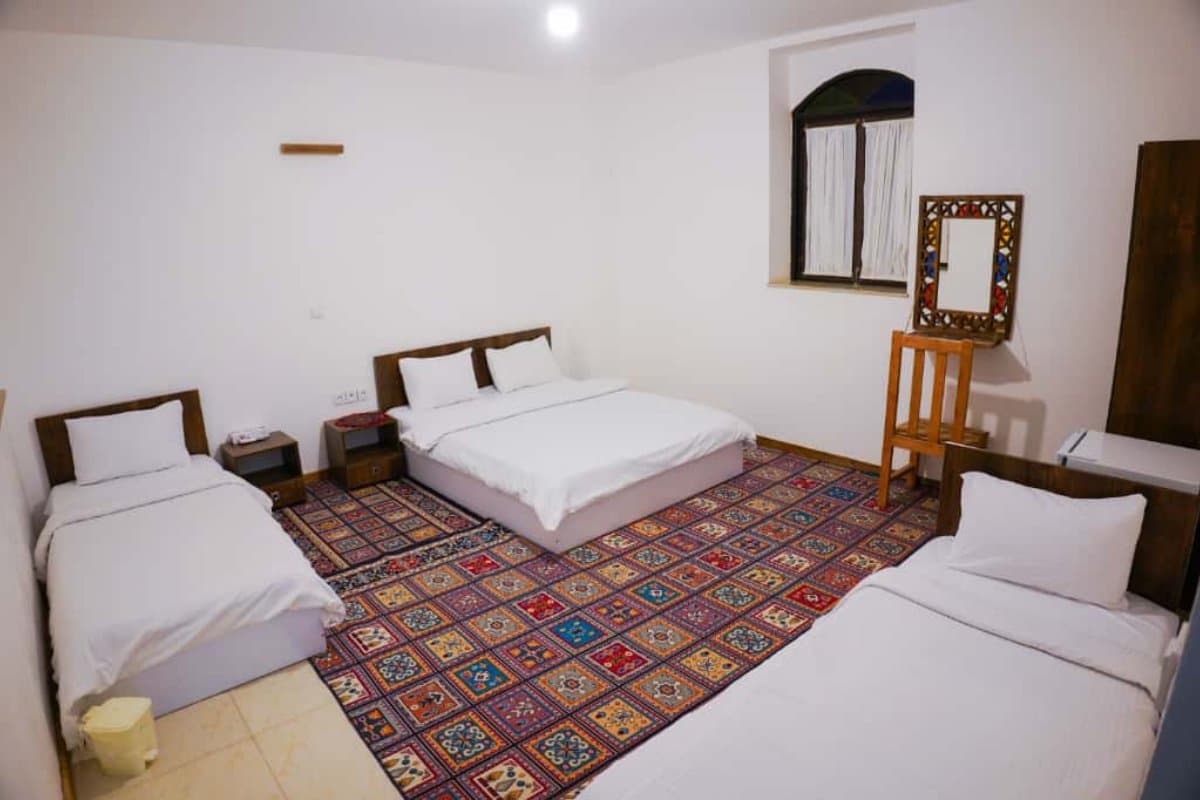 اتاق 4 تخته 2 - هتل پایاب