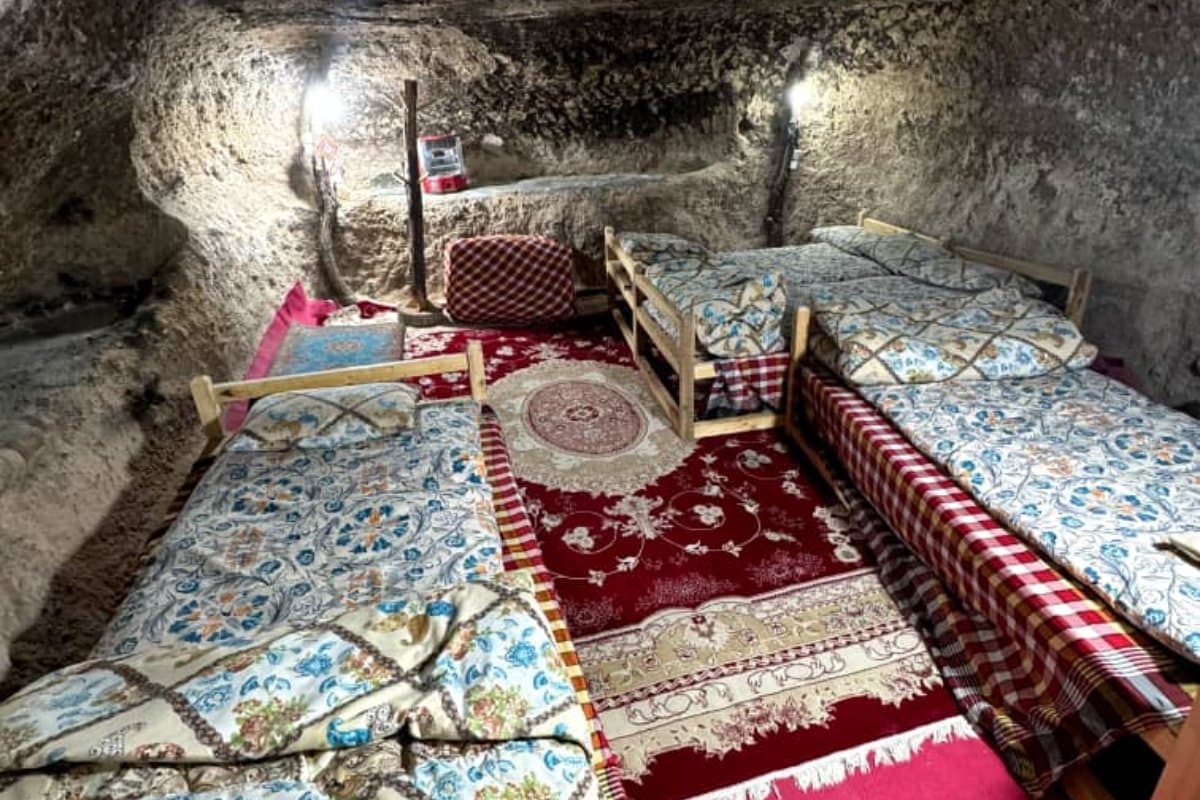 اتاق 2 - اقامتگاه بومگردی بن میمند